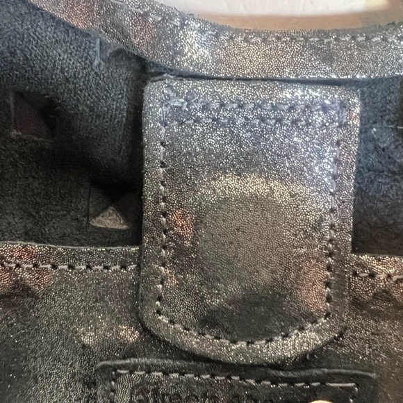 Streets Ahead Carrie Silver Metallic Pyramid Embossed Hobo Purse - Picture 3 of 6